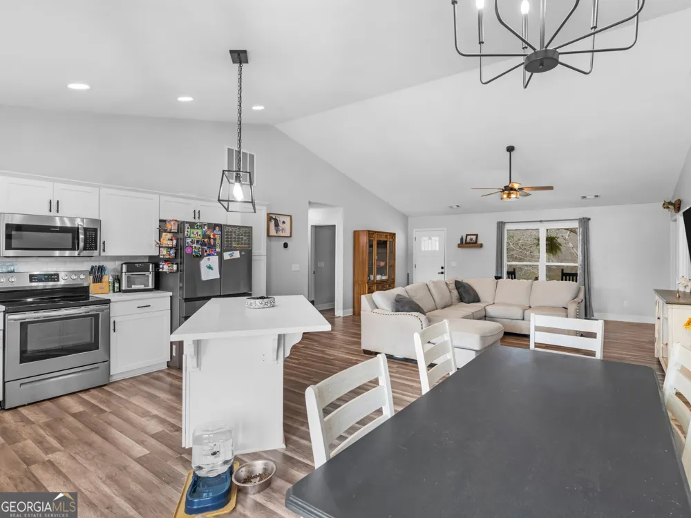 215 Almon AVE Tallapoosa, GA 30176