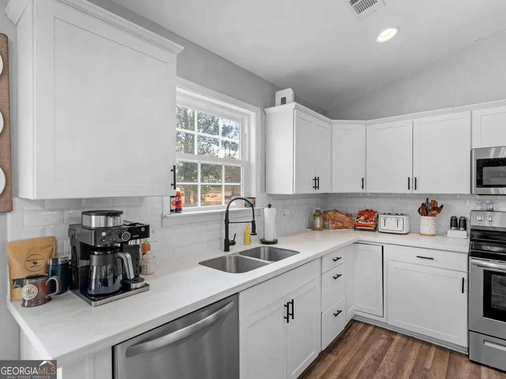 215 Almon AVE Tallapoosa, GA 30176
