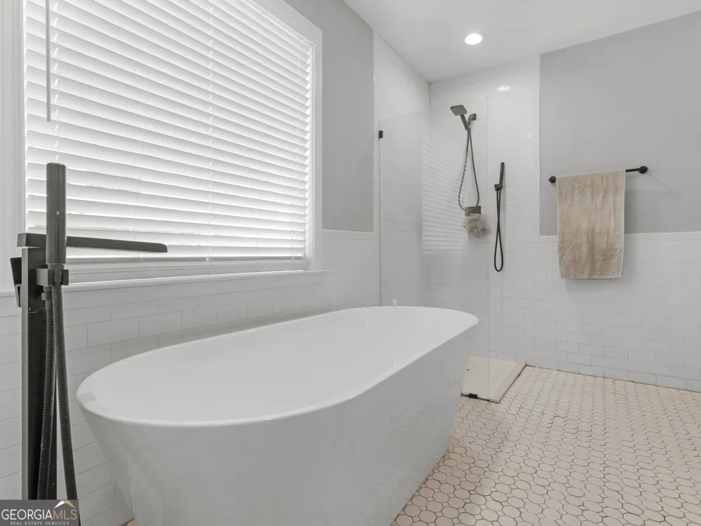 215 Almon AVE Tallapoosa, GA 30176