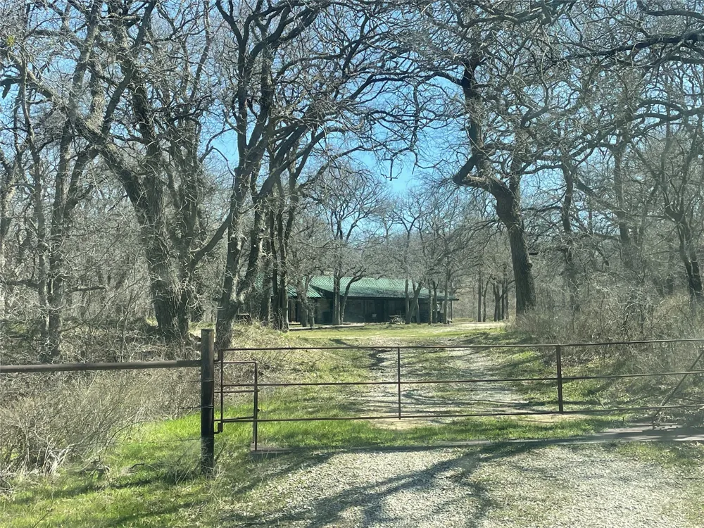 3141 Rogers Road Jacksboro, TX 76458