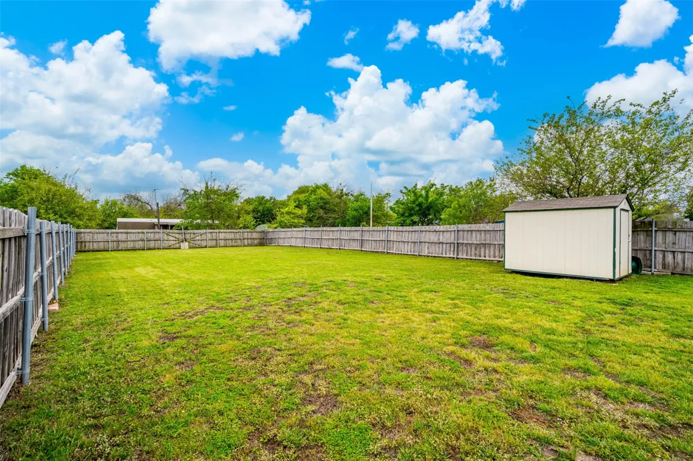 112 W Cedar Street Lone Oak, TX 75453