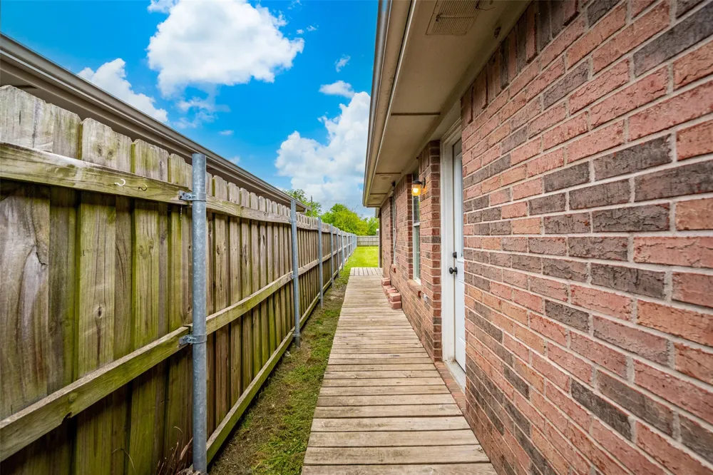 112 W Cedar Street Lone Oak, TX 75453
