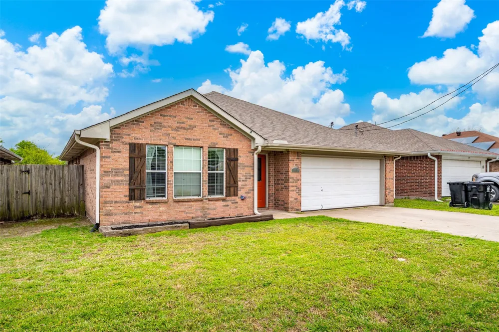 112 W Cedar Street Lone Oak, TX 75453