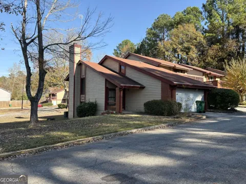 1121 Village Main ST