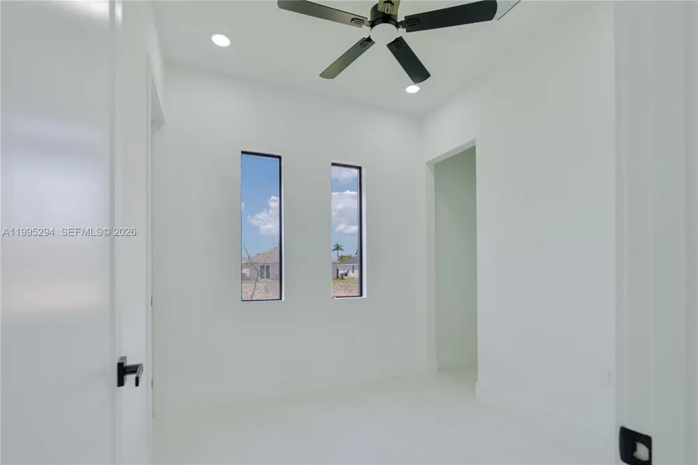 2834 NW 17TH PL Cape Coral, FL 33993