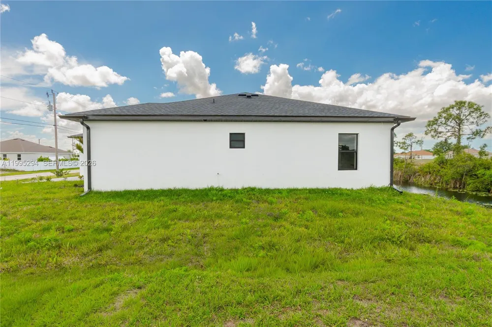 2834 NW 17TH PL Cape Coral, FL 33993