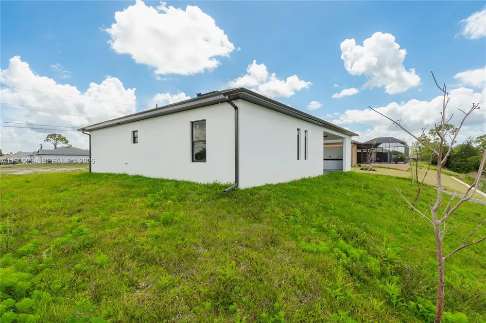 2834 NW 17TH PL Cape Coral, FL 33993