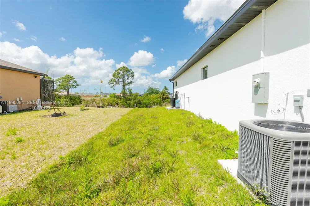 2834 NW 17TH PL Cape Coral, FL 33993