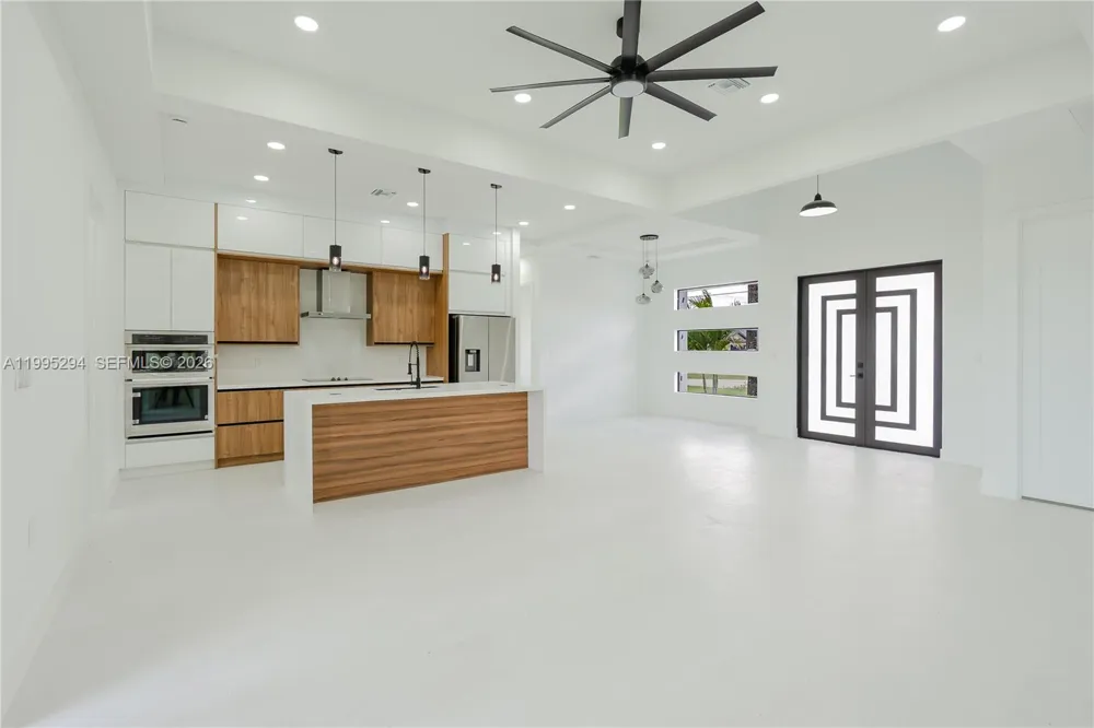 2834 NW 17TH PL Cape Coral, FL 33993