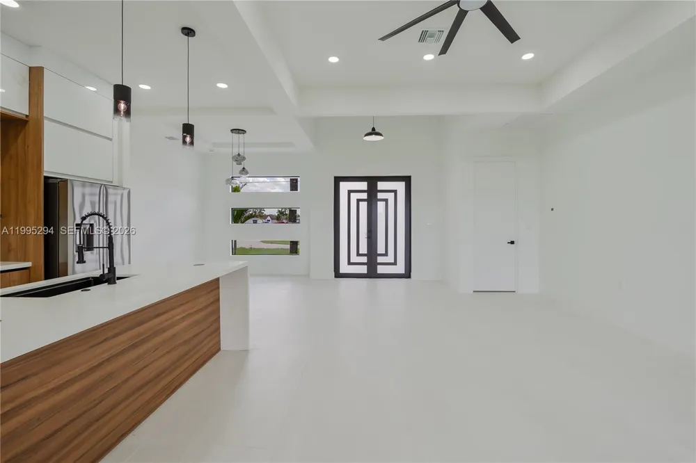 2834 NW 17TH PL Cape Coral, FL 33993