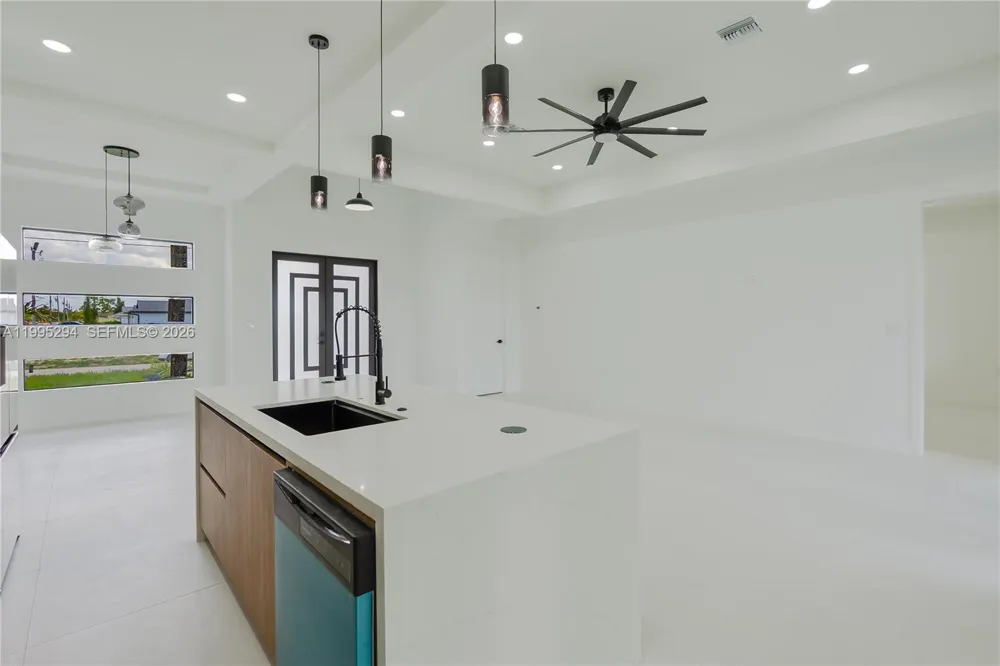 2834 NW 17TH PL Cape Coral, FL 33993