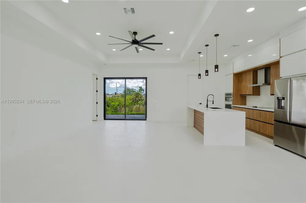 2834 NW 17TH PL Cape Coral, FL 33993