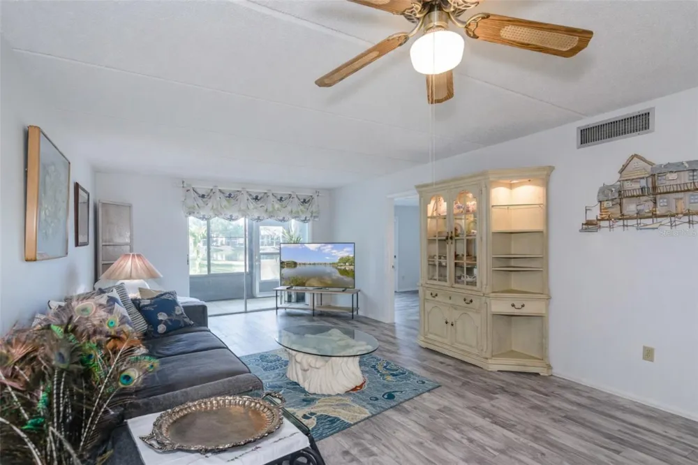 207 CYPRESS LANE Oldsmar, FL 34677