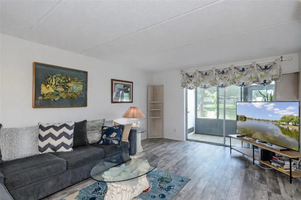 207 CYPRESS LANE Oldsmar, FL 34677