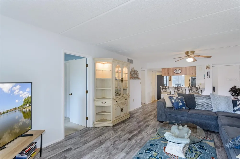207 CYPRESS LANE Oldsmar, FL 34677