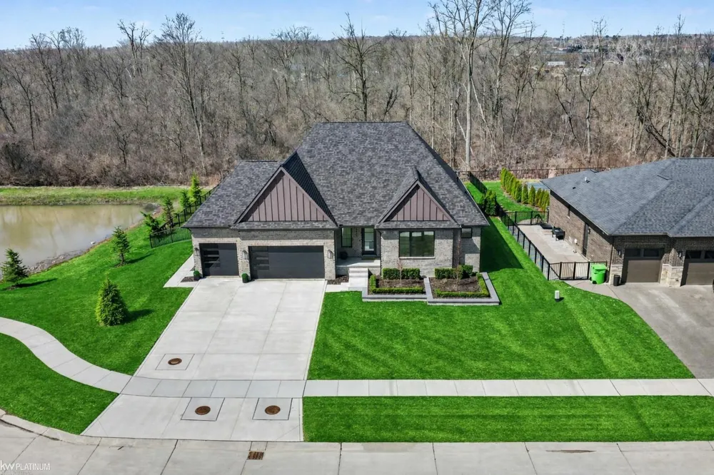 66507 Meadowlands Court Washington Township, MI 48095