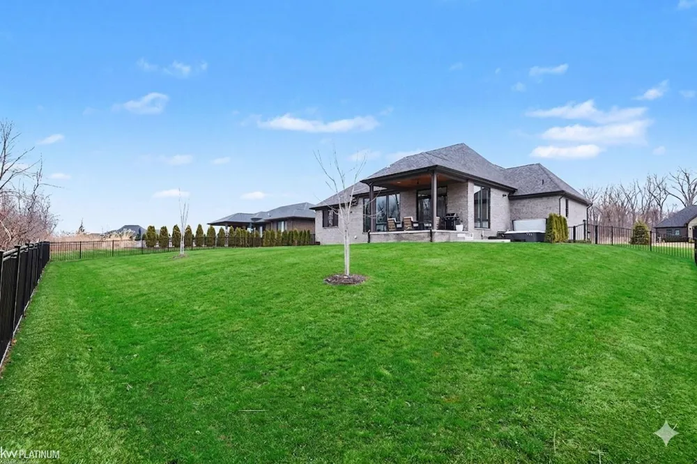 66507 Meadowlands Court Washington Township, MI 48095