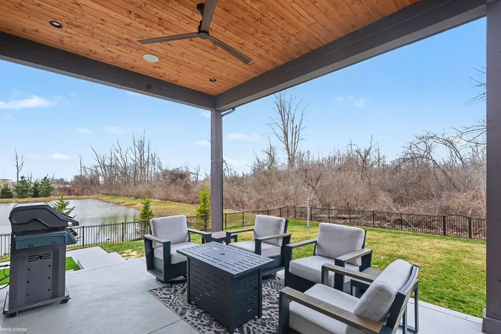 66507 Meadowlands Court Washington Township, MI 48095