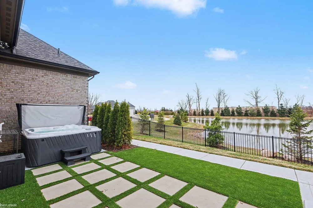 66507 Meadowlands Court Washington Township, MI 48095