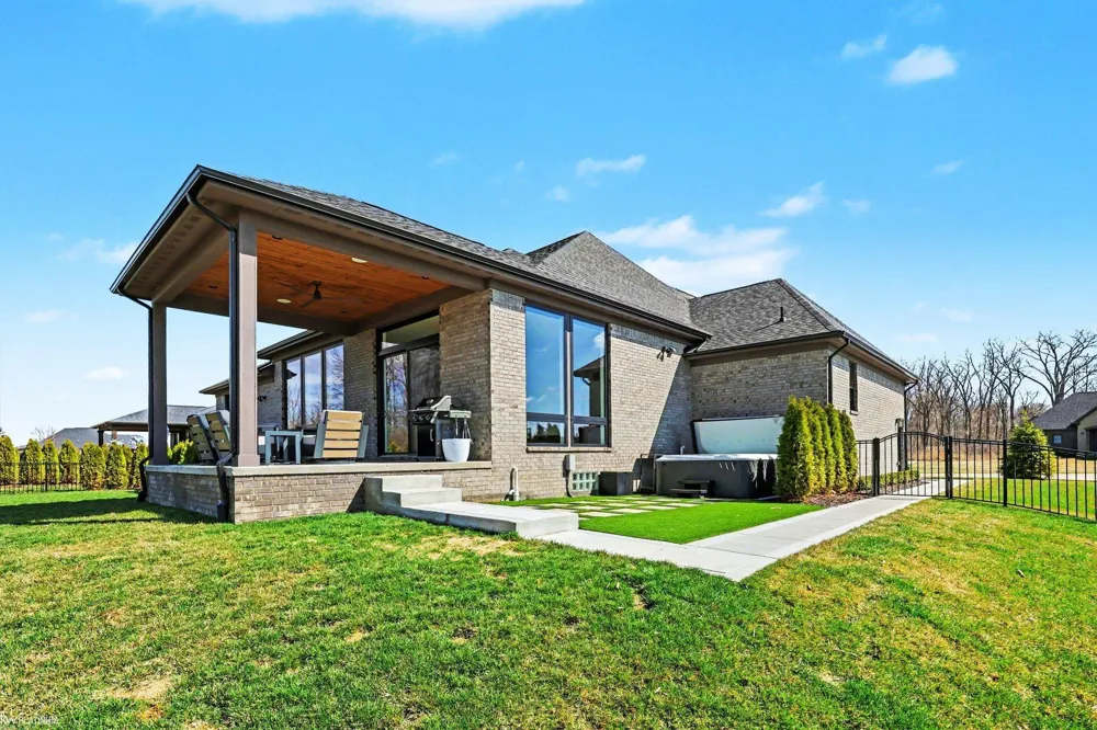 66507 Meadowlands Court Washington Township, MI 48095