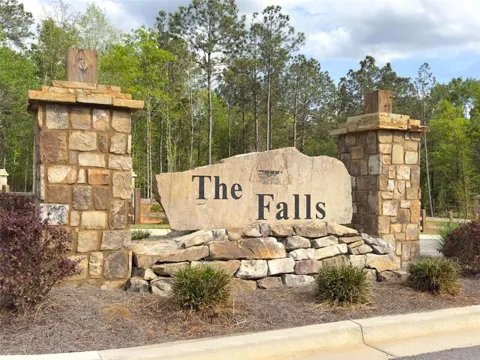 113 The Falls Lane