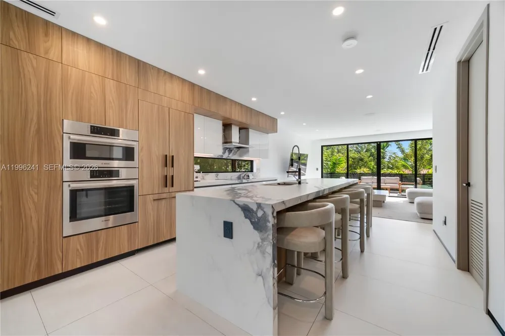 420 SW 15th Rd #420 Miami, FL 33129