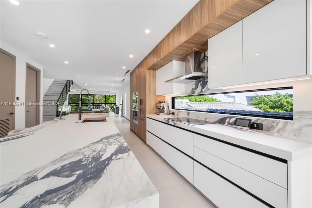 420 SW 15th Rd #420 Miami, FL 33129
