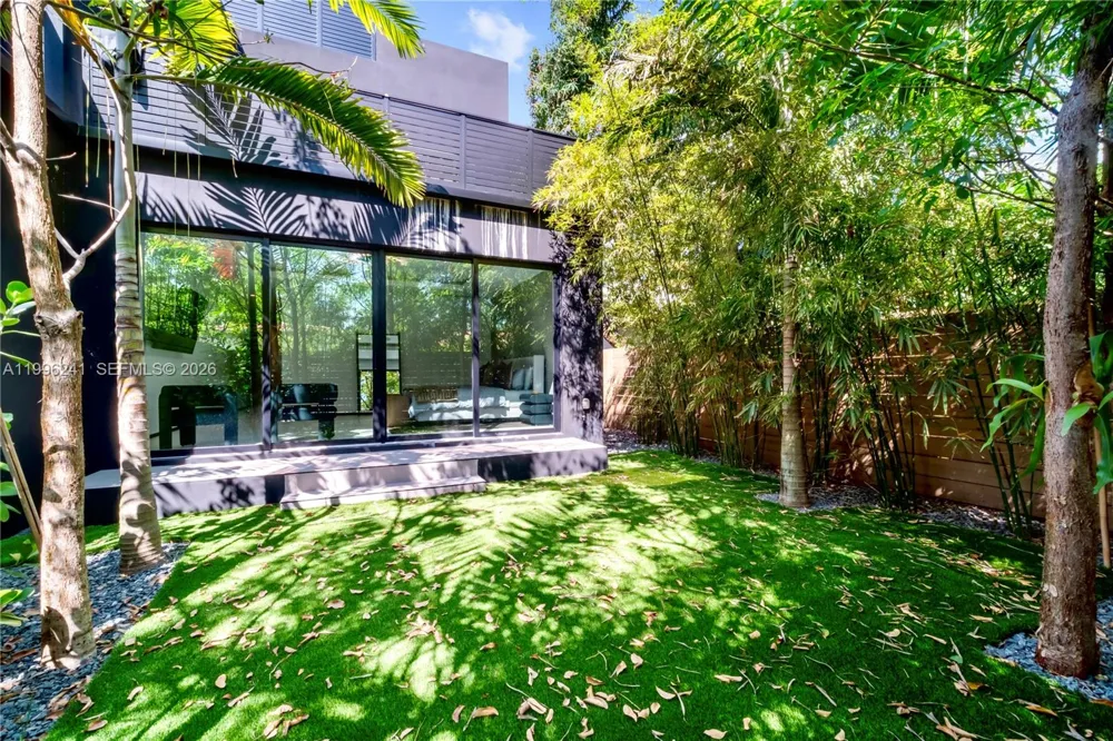 420 SW 15th Rd #420 Miami, FL 33129