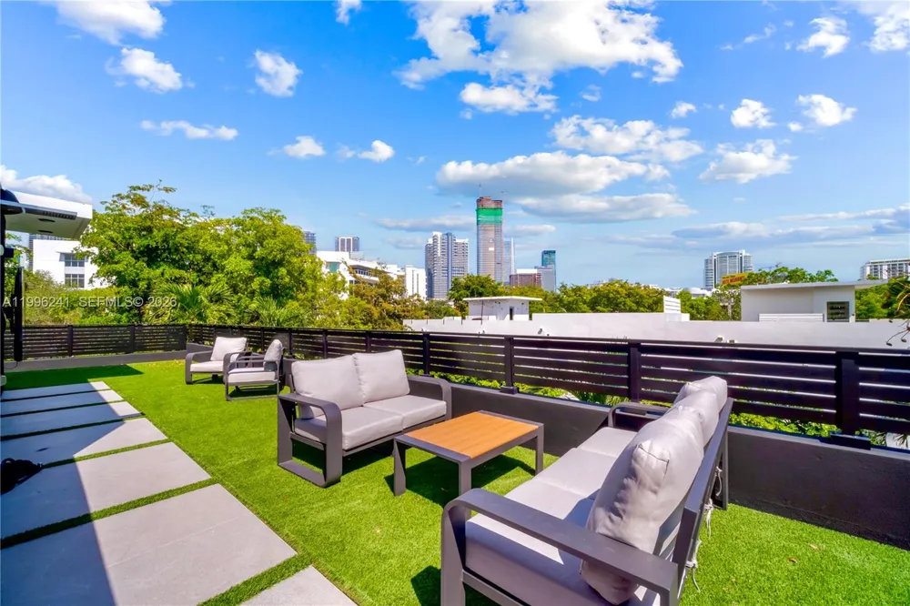 420 SW 15th Rd #420 Miami, FL 33129