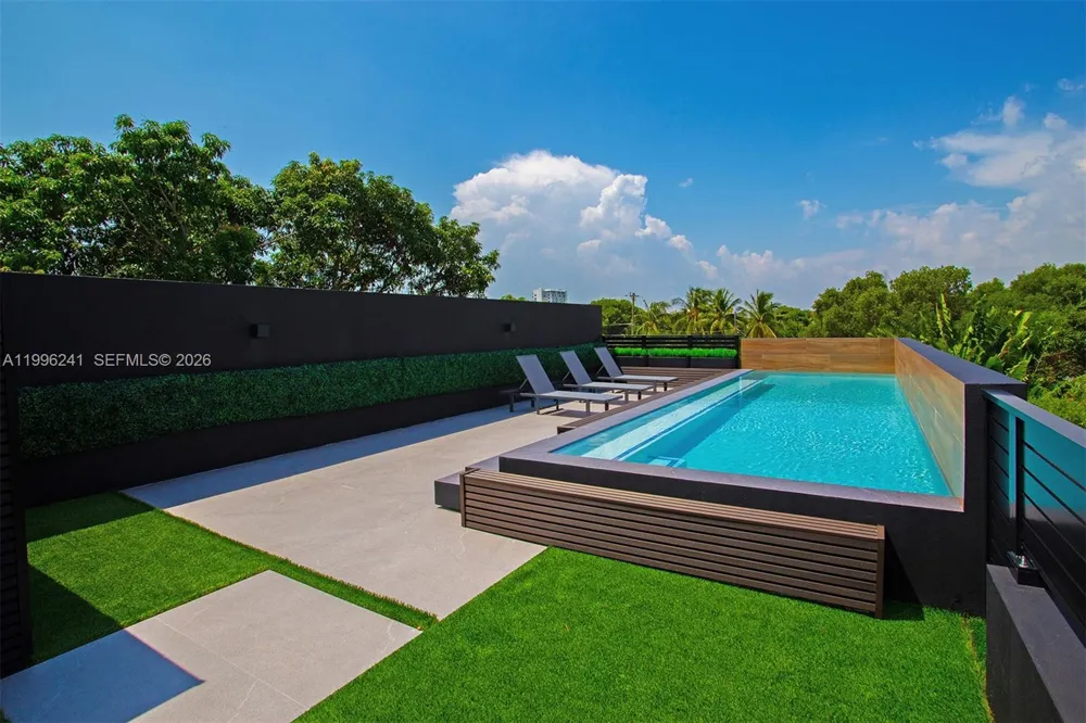 420 SW 15th Rd #420 Miami, FL 33129