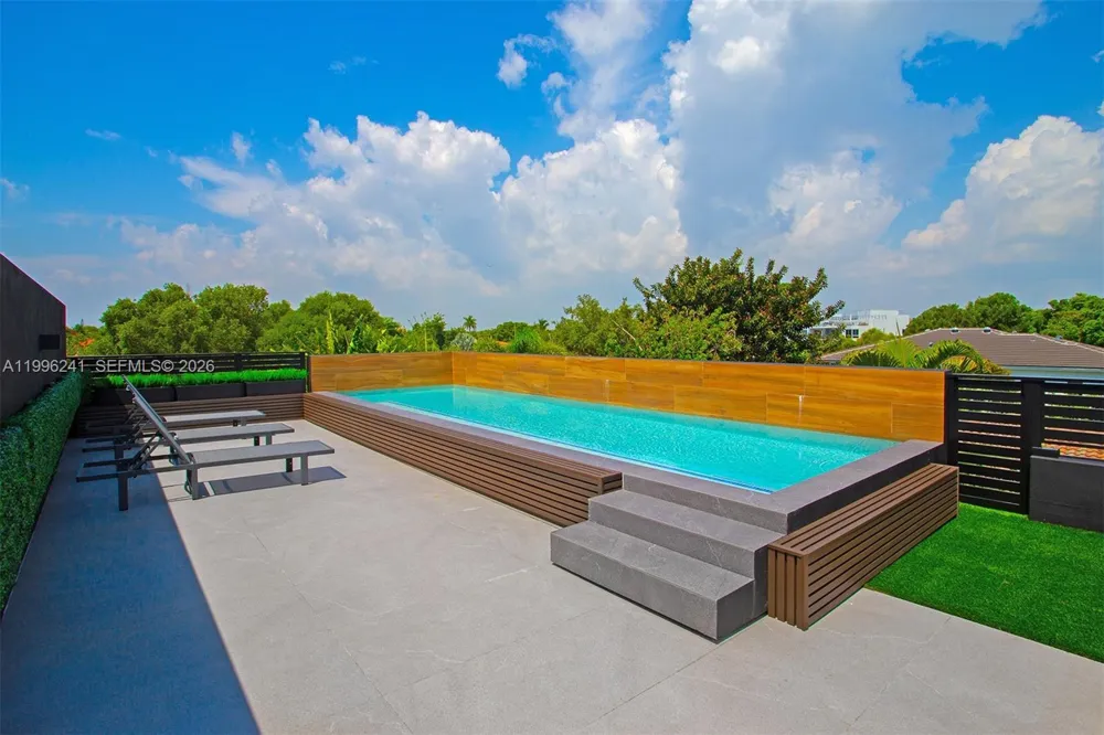 420 SW 15th Rd #420 Miami, FL 33129