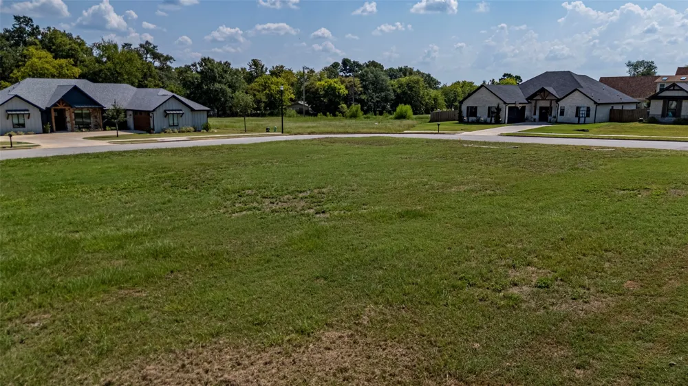 585 Imagine Drive Lindale, TX 75771