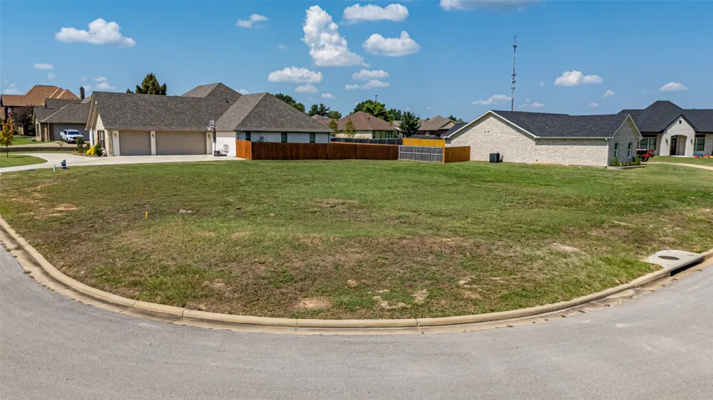 585 Imagine Drive Lindale, TX 75771