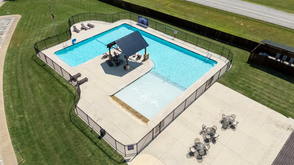 585 Imagine Drive Lindale, TX 75771