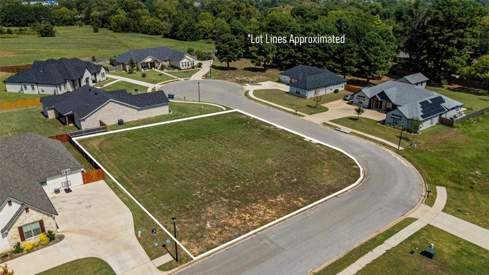 585 Imagine Drive Lindale, TX 75771