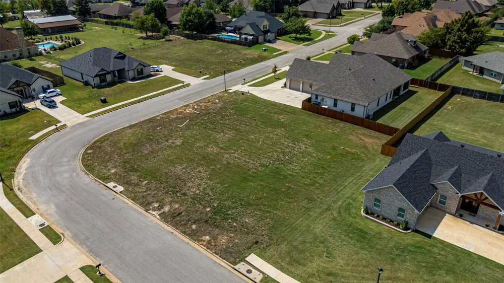 585 Imagine Drive Lindale, TX 75771