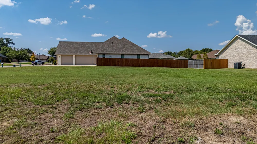 585 Imagine Drive Lindale, TX 75771