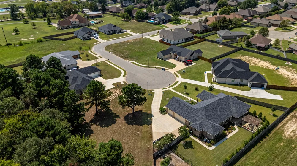 585 Imagine Drive Lindale, TX 75771