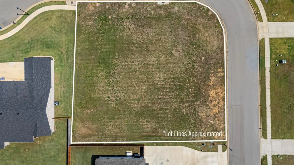 585 Imagine Drive Lindale, TX 75771