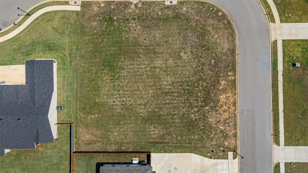 585 Imagine Drive Lindale, TX 75771