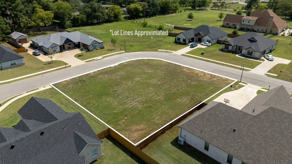 585 Imagine Drive Lindale, TX 75771