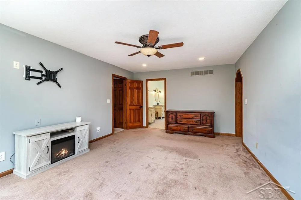 3727 E Julie Ann Drive Larkin Charter Township, MI 48642