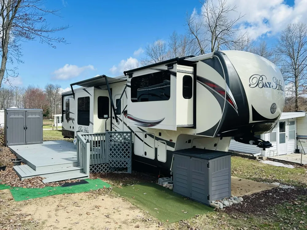 8303 W Royal Road #49 Canadian Lakes, MI 49346