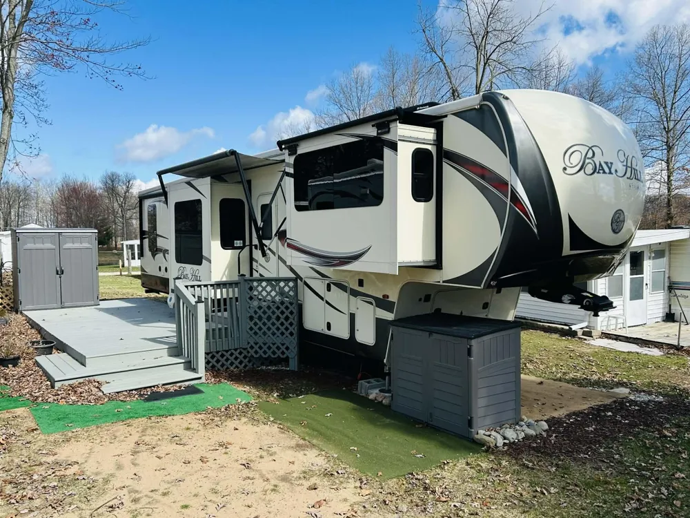 8303 W Royal Road #49 Canadian Lakes, MI 49346