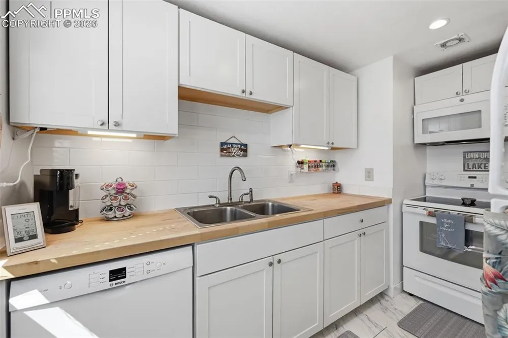 28 Signalman Lane Lake George, CO 80827