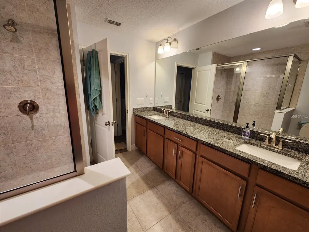 5514 VIOLA LEE WAY Lutz, FL 33558