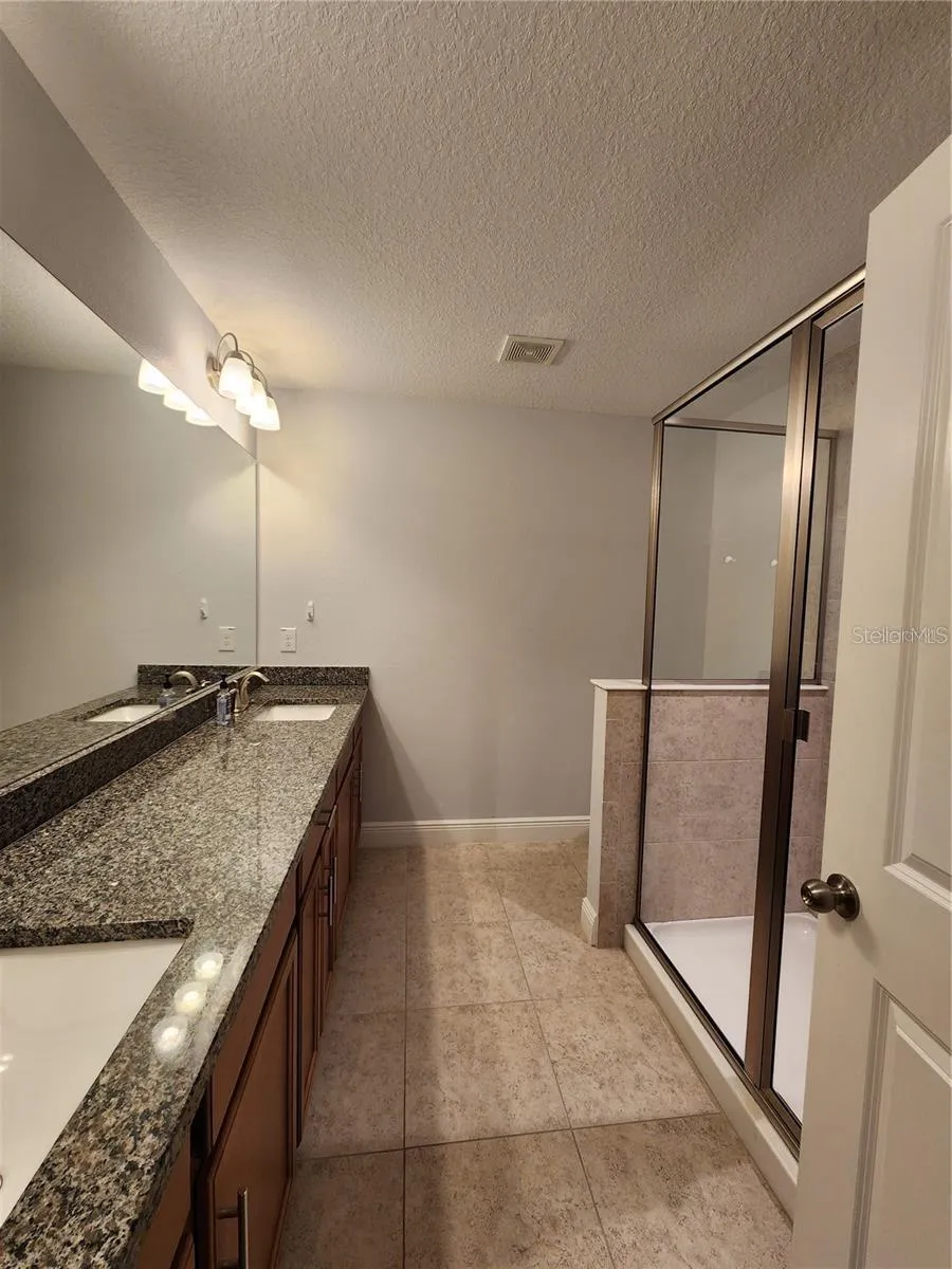 5514 VIOLA LEE WAY Lutz, FL 33558
