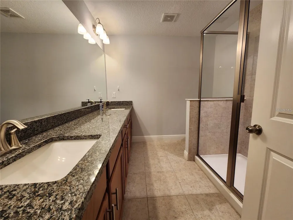 5514 VIOLA LEE WAY Lutz, FL 33558
