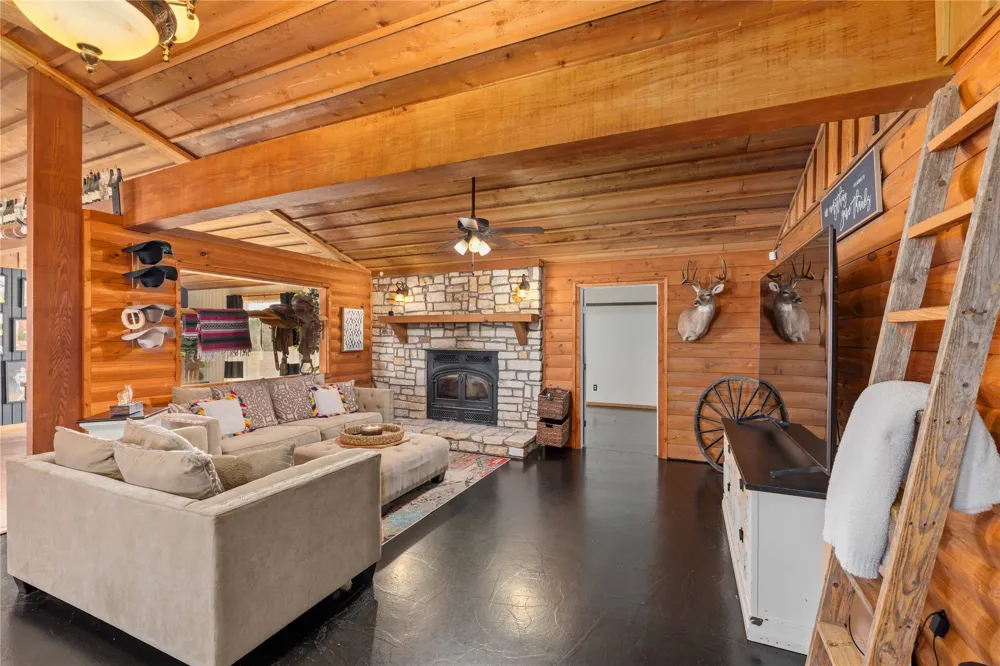 54 County Road 407 Goldthwaite, TX 76844