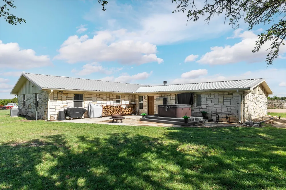 54 County Road 407 Goldthwaite, TX 76844